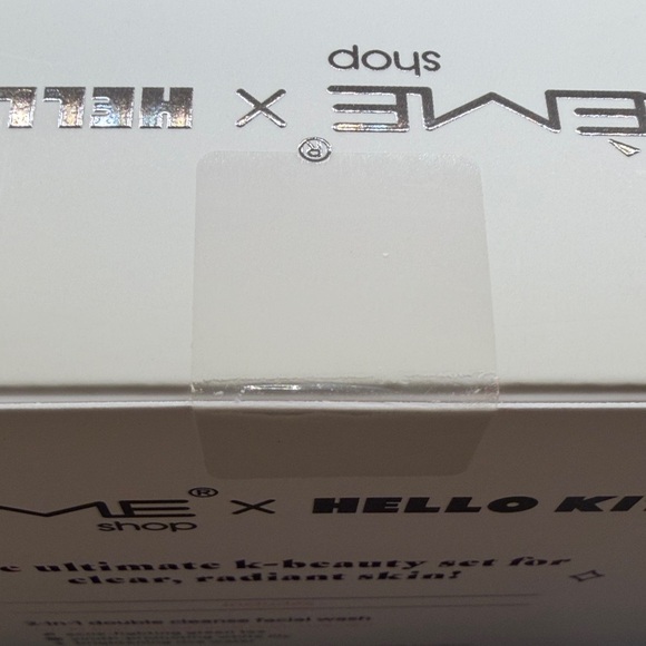 Hello Kitty Skincare Kit - Picture 4 of 6